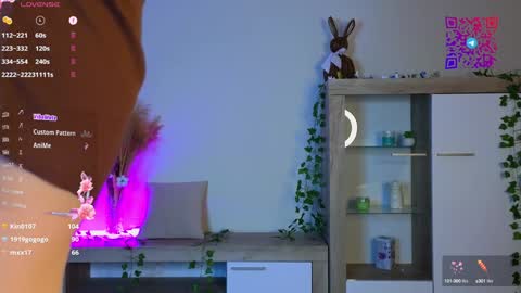 Mona online show from 12.10.24