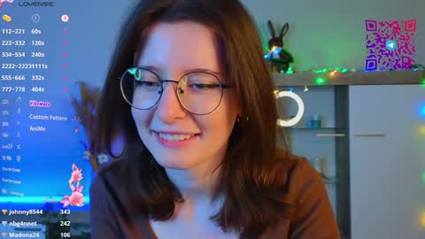 Mona online show from 02.04.25