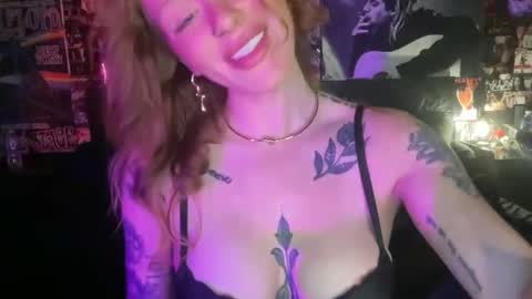 Snapshot of cherriesinchains chatting on 11.27.25 Cherry online show from 11.27.25