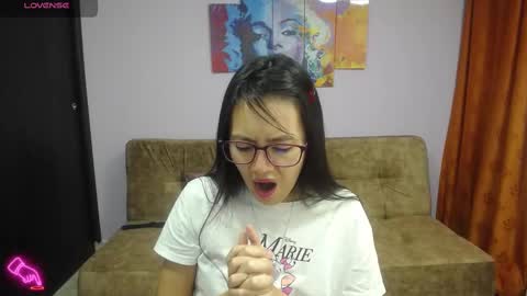 Snapshot of cherry_bigass_ chatting on 03.08.25 Allison online show from 03.08.25