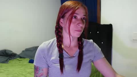 Snapshot of cherry_cam30 chatting on 01.28.25 cherry aleja online show from 01.28.25
