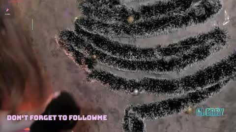 Snapshot of cherry_copper chatting on 12.18.25 cherryl online show from 12.18.25