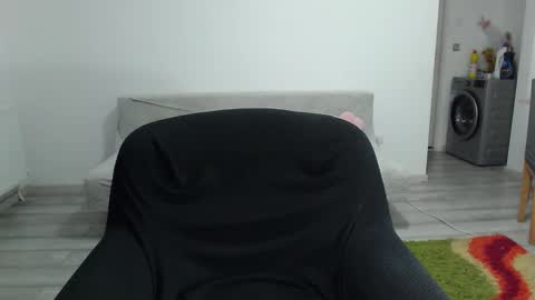 Snapshot of cherry_pie95 chatting on 10.08.25 Sherry online show from 10.08.25