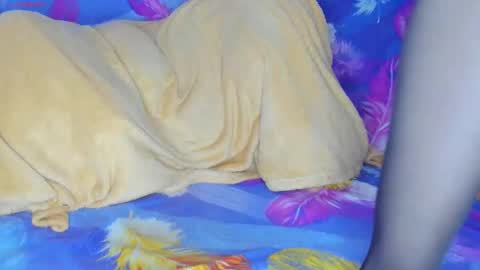 Mia online show from 12.16.25