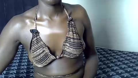 Snapshot of cherry_venuss chatting on 11.22.25 Cherry venuss online show from 11.22.25