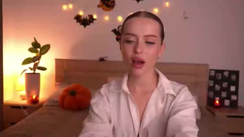 Alisha online show from 10.17.25