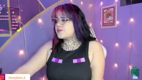 Snapshot of cherrybom_ chatting on 09.13.25 dayis independent model online show from 09.13.25