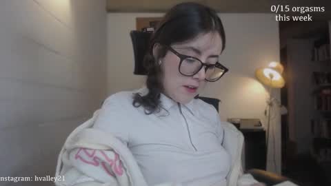 Sarah Prez online show from 12.17.25