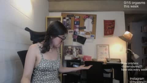 Sarah Prez online show from 06.16.26