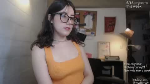 Sarah Prez online show from 06.17.26