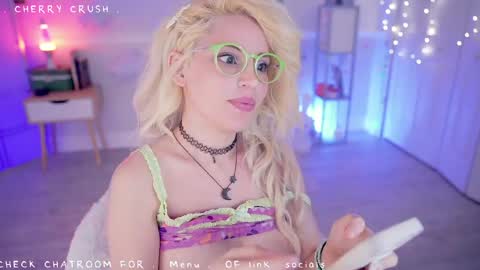 Cherry Crush  online show from 04.20.26