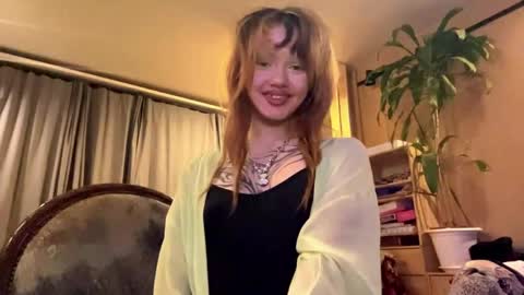 Snapshot of cherrylcornes chatting on 05.15.26 Nika online show from 05.15.26