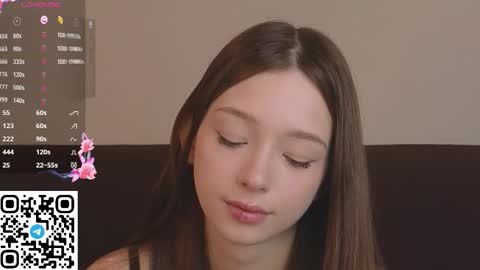 Snapshot of cherrymira chatting on 09.20.25 Loise online show from 09.20.25