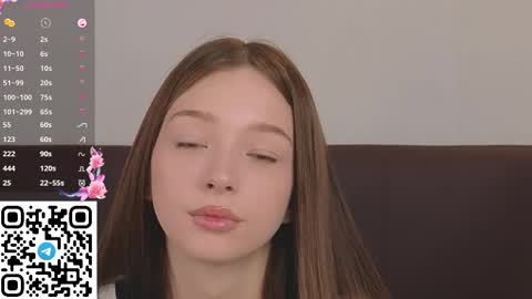 Snapshot of cherrymira chatting on 09.24.25 Loise online show from 09.24.25