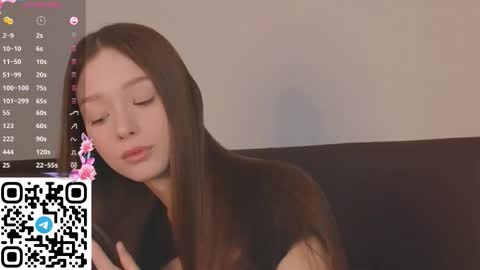 Snapshot of cherrymira chatting on 09.30.25 Loise online show from 09.30.25