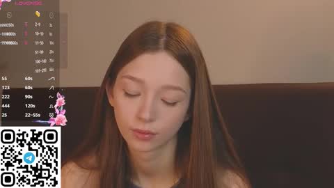 Snapshot of cherrymira chatting on 10.06.25 Loise online show from 10.06.25