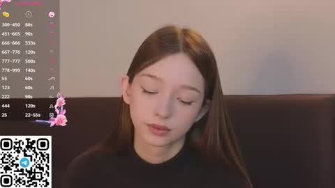 Snapshot of cherrymira chatting on 10.11.25 Loise online show from 10.11.25