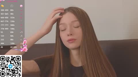 Snapshot of cherrymira chatting on 10.12.25 Loise online show from 10.12.25