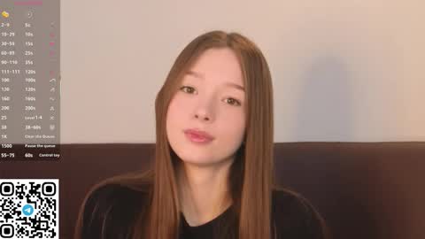 Snapshot of cherrymira chatting on 10.13.25 Loise online show from 10.13.25