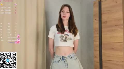 Snapshot of cherrymira chatting on 11.13.25 Loise online show from 11.13.25