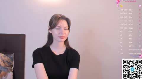 Snapshot of cherrymira chatting on 11.19.25 Loise online show from 11.19.25