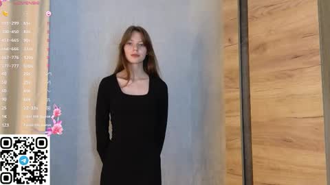 Snapshot of cherrymira chatting on 11.21.25 Loise online show from 11.21.25