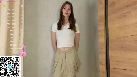 Snapshot of cherrymira chatting on 11.22.25 Loise online show from 11.22.25