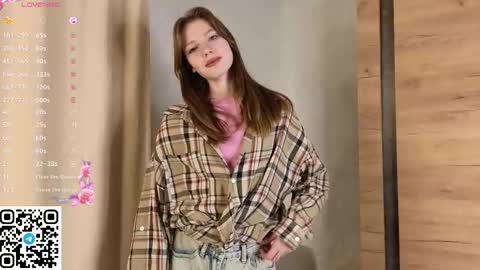 Snapshot of cherrymira chatting on 11.25.25 Loise online show from 11.25.25