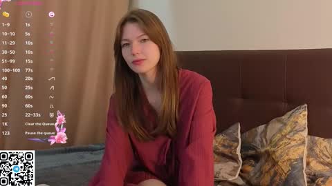 Snapshot of cherrymira chatting on 11.30.25 Loise online show from 11.30.25