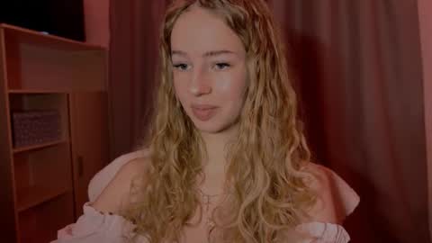 Evie online show from 11.10.25