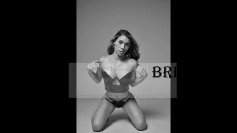 Snapshot of chiara_carter chatting on 01.23.25 chiara online show from 01.23.25