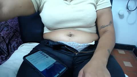 Snapshot of chiky_nastyy chatting on 11.10.25 Chikys online show from 11.10.25