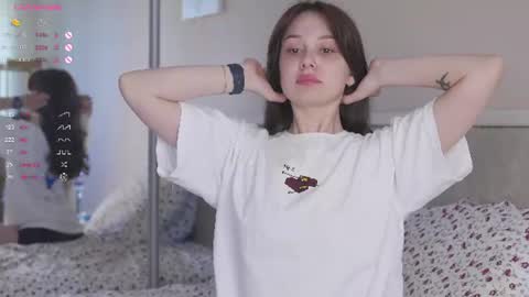 Snapshot of chillgirlll chatting on 06.12.26 Nicole online show from 06.12.26