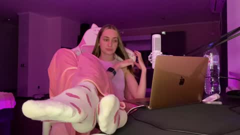 Snapshot of chillgoddess chatting on 12.09.24 Goddess Vika - owner of all ur money online show from 12.09.24