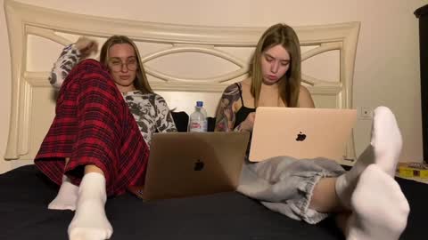 Snapshot of chillgoddess chatting on 12.28.24 Goddess Vika - owner of all ur money online show from 12.28.24