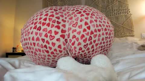 yoursensualparadise online show from 10.22.25