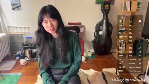 Snapshot of chiloschista chatting on 11.11.25 judith online show from 11.11.25