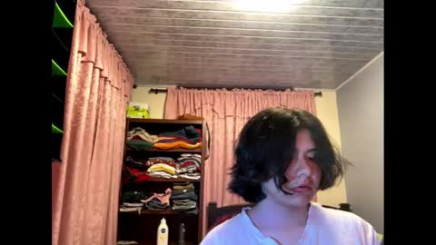 Snapshot of chinchunn chatting on 03.04.25 chinchunn online show from 03.04.25