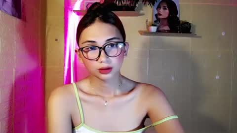 Snapshot of chinitaluxe chatting on 06.24.26 Chinita online show from 06.24.26