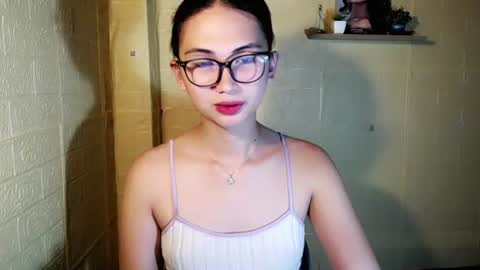 Snapshot of chinitaluxe chatting on 07.26.26 Chinita online show from 07.26.26