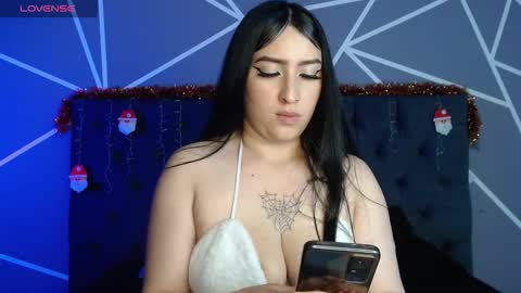 chloe1126_ online show from 12.17.25