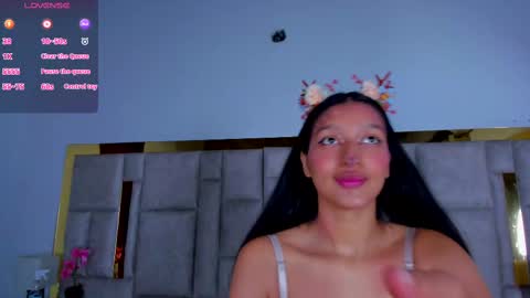 Snapshot of chloe_argelnt chatting on 10.21.25 chloe_argelnt online show from 10.21.25