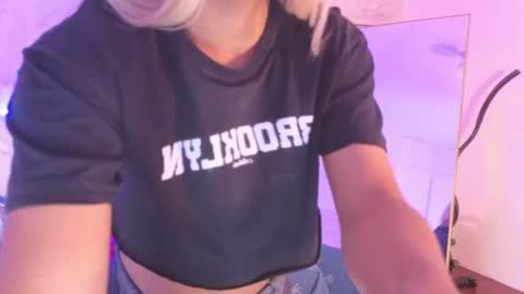 Snapshot of chloe_bronze chatting on 07.15.26 Chloe online show from 07.15.26