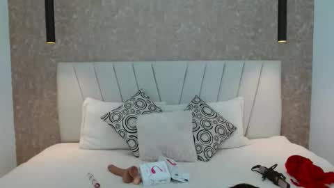 Abby 19 years online show from 02.16.25