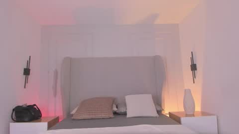 Chloe online show from 12.05.25