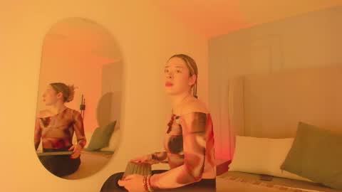 Chloe online show from 03.12.26