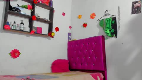 Snapshot of chloe_evanx_ chatting on 11.06.25 Chloe Evanx online show from 11.06.25