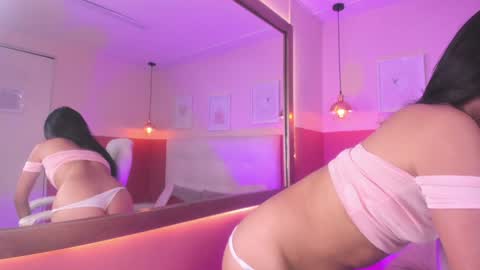 Snapshot of chloe_fischer chatting on 01.22.25 Chloe online show from 01.22.25