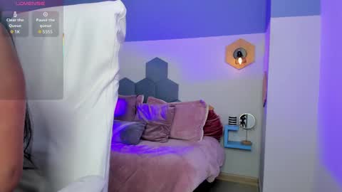 Snapshot of chloe_fischer chatting on 09.18.25 Chloe online show from 09.18.25