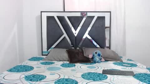 Chloe and Danna online show from 03.15.26